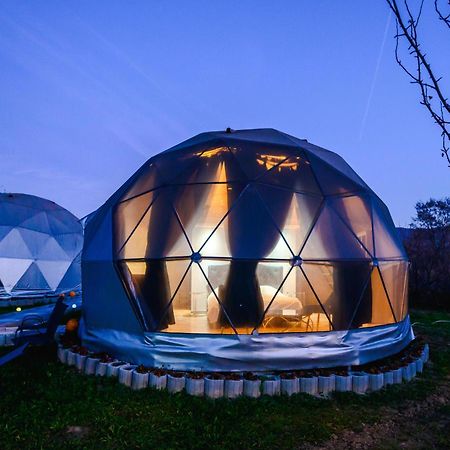 Sun Garden Glamping Domes Hotel คาลิมาเนช ภายนอก รูปภาพ
