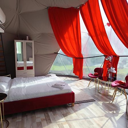 Sun Garden Glamping Domes Hotel คาลิมาเนช ภายนอก รูปภาพ
