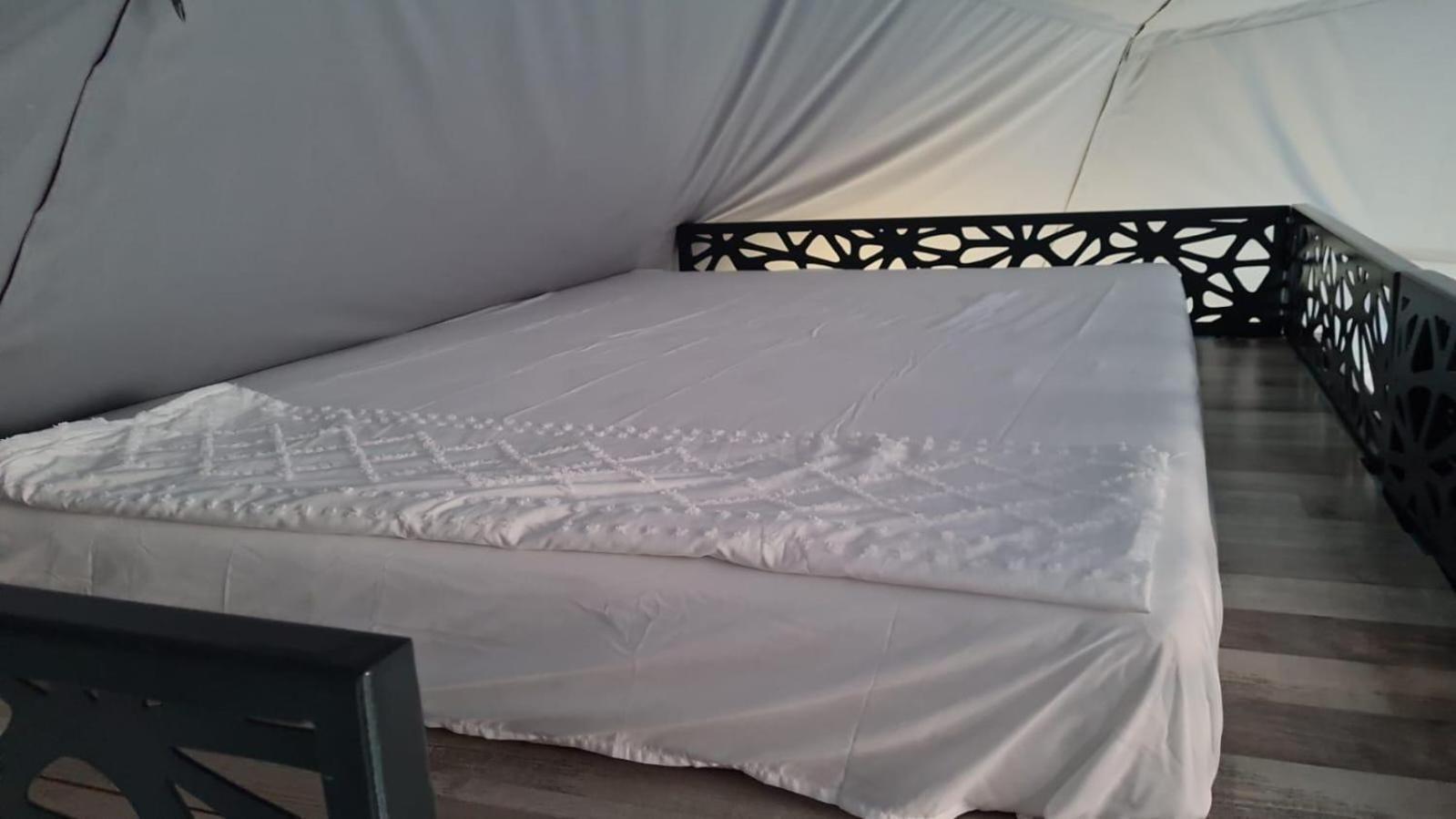 Sun Garden Glamping Domes Hotel คาลิมาเนช ภายนอก รูปภาพ