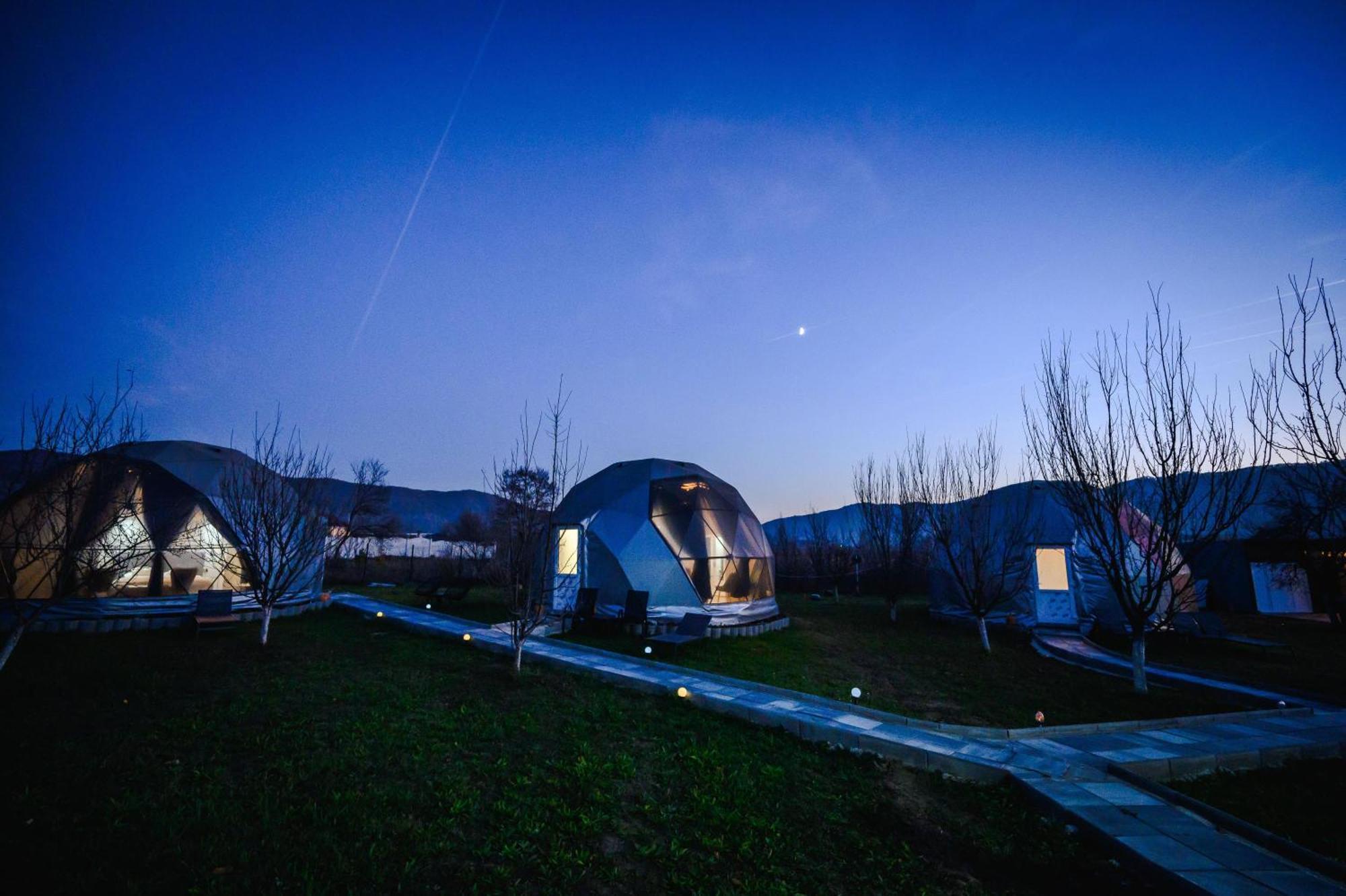 Sun Garden Glamping Domes Hotel คาลิมาเนช ภายนอก รูปภาพ